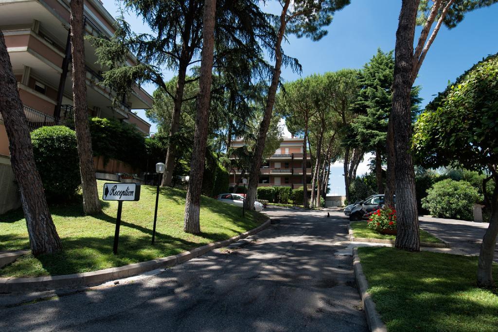 Park Hotel Blanc Et Noir Roma Exterior foto