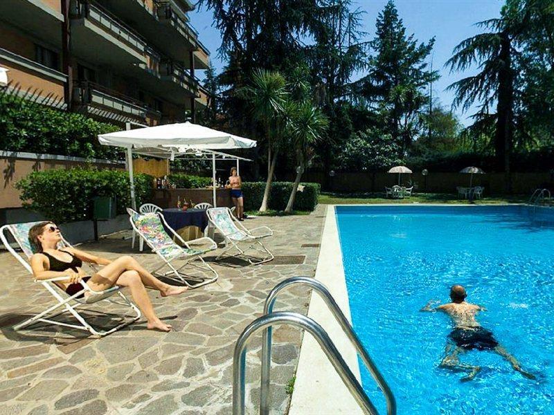 Park Hotel Blanc Et Noir Roma Exterior foto